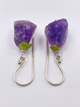 Load image into Gallery viewer, Lavender earrings
