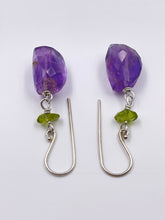 Load image into Gallery viewer, Lavender earrings
